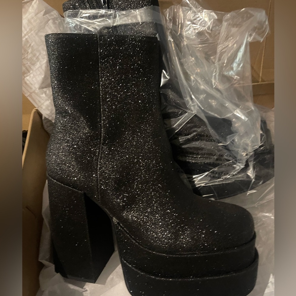 Steve Madden Cobra